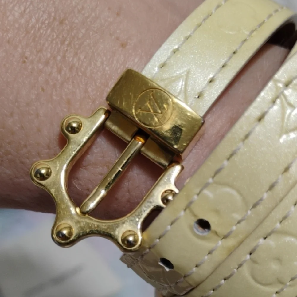 SALE! Louis Vuitton Vernis Cream Wrap Around Bracelet Gold Buckle/Box/Bag - Picture 4 of 11